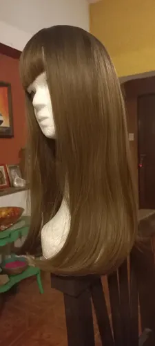 Peluca Hisan Castaña Perfecta Con Flequillo