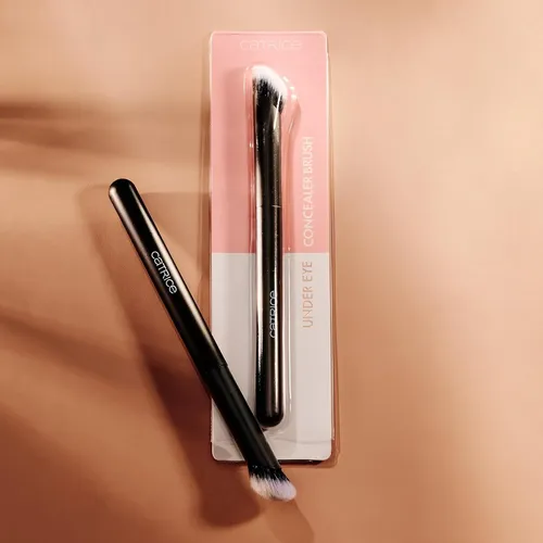 Iluminador Y Brocha Correctora Para Ojeras Catrice