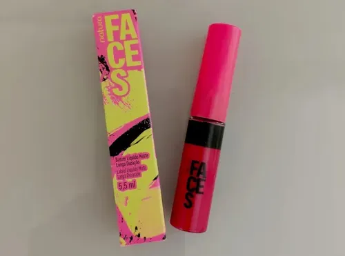 Lápiz labial líquido mate Red Love de Natura Faces, 5,5 ml, Red Love