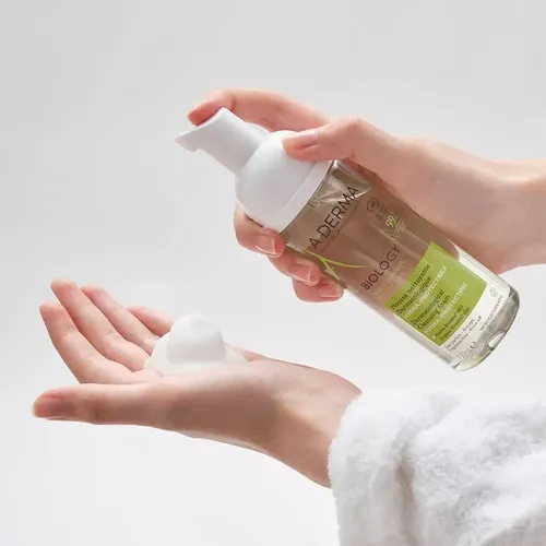 A Derma Biology Espuma Facial Limpiadora Hidraprotectora