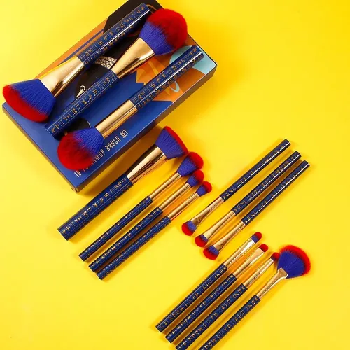 A Juego De Brochas De Maquillaje Docolor De Gato Bastet, Lo