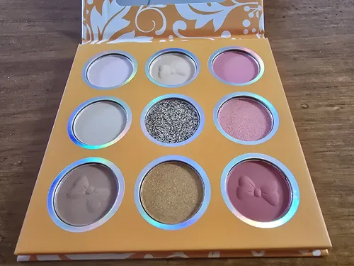 Paleta De Sombras 9 Colores Con Espejo Árabe Yara