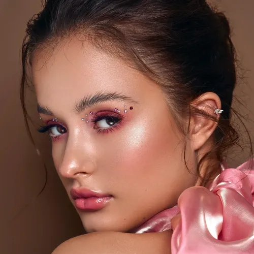 Maquillaje Facial Iluminador What-a-glow En 4 Tonos De Bh Co