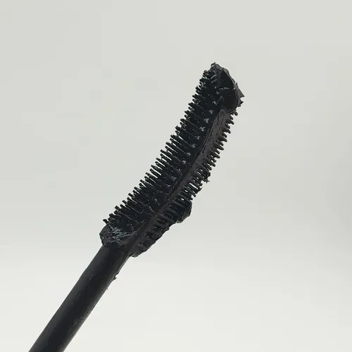 Mascara Para Pestañas Waterproof Thelma Y Louise Color Negro