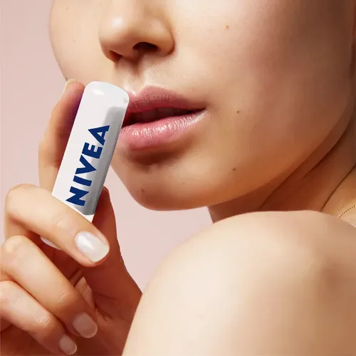 Nivea By Labello Derma Care Protector Labial Fps20 4,8g