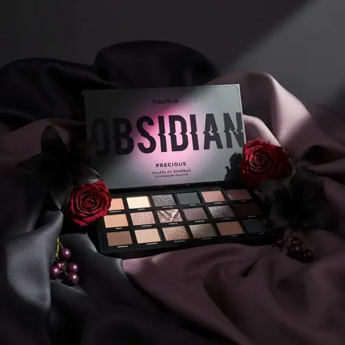 Paleta De Sombras De Ojos Precious Obsidian De Ruby Rose