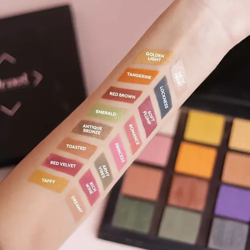 Idraet Sombra De Ojos Calida – Warm Eyeshadow Color de la sombra Verde claro
