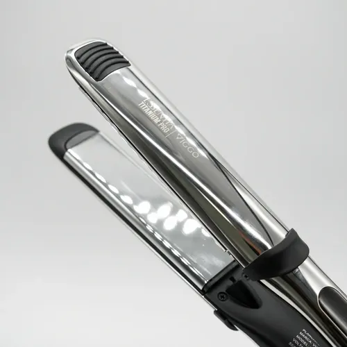Planchita De Pelo Essentia Titanium 230°c