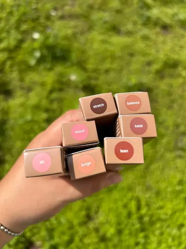 Lápiz Delineador Labial Rhode Peptide Lip Shape de Color Lift