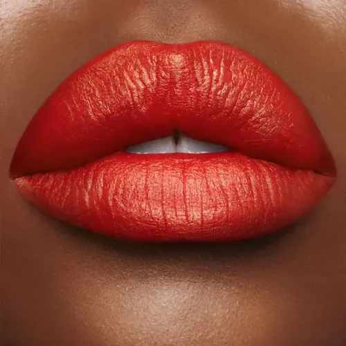Labial Charlotte Tilbury Matte Revolution Lipstick