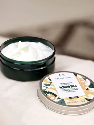 Crema Corporal Hidratante The Body Shop Con Leche De Almendr