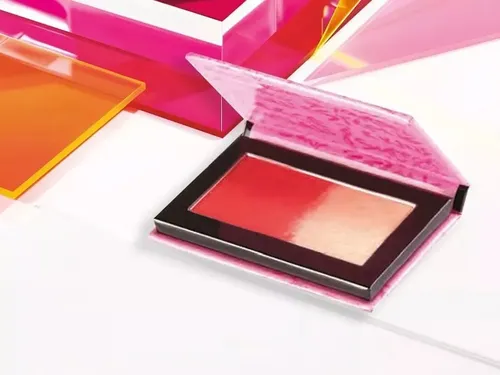 Avon Viva La Pink Paleta Rubor E Iluminador Facial – Tono del maquillaje Petal pink