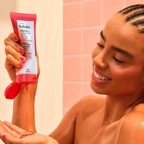 Exfoliante Corpo Frutilla Y Vainilla Dorada Tododia Natura
