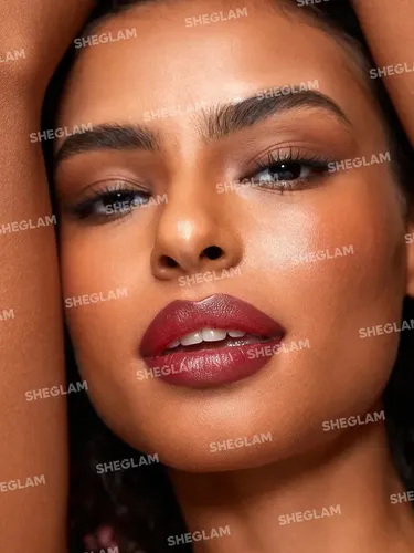 Dúo Lápiz Labial y Delineador Sheglam Glam 101 en Tono Blueberry Jam