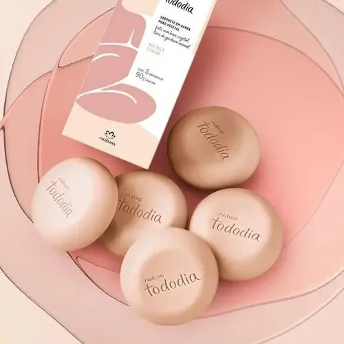 Kit de regalo Natura: crema hidratante Tododia y jabón con fragancia de nuez de cacao y nuez de nuez