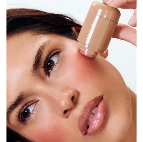 Rubor en Barra Rhode Pocket Blush On-the-Glow Tono Tan Line