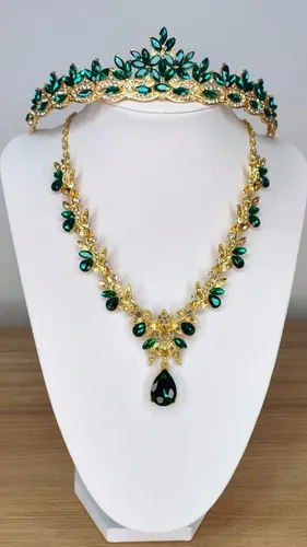 Set Corona Tiara Collar Aros Pulsera Verde Dorado Fiestas 15