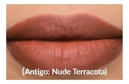 Labial en Barra Avon Ultra Color Matte, Terracota Nude con FPS 30