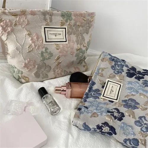Neceser Organizador De Maquillaje Con Flores Grabadas