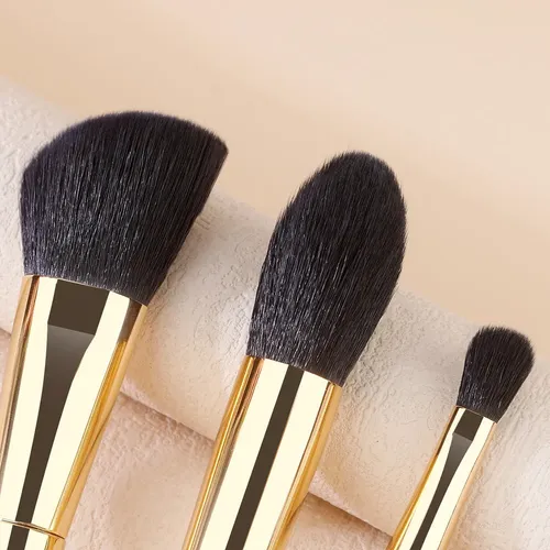 Set De 3 Brochas De Maquillaje Doradas