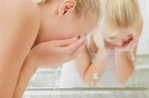 Fórmula Limpieza Lidherma 110gr Remueve Maquillaje. Emulsión