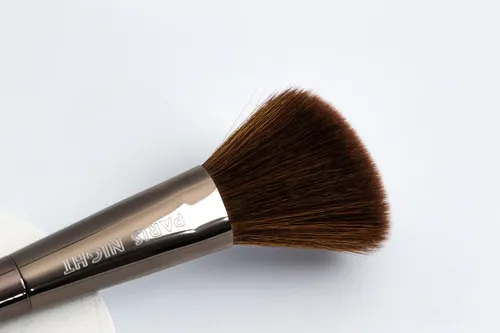 Brocha Cintura Pequeña Contorno Polvo Paris Night Bronzer Marrón