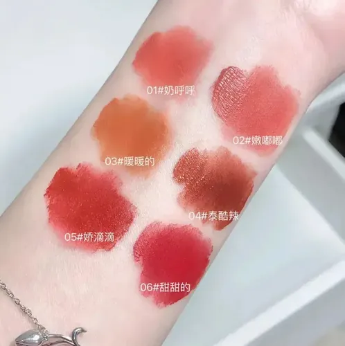 Labial Liquído Mate Terciopelo Bunny Llavero Gege Bear Kawai Color 01