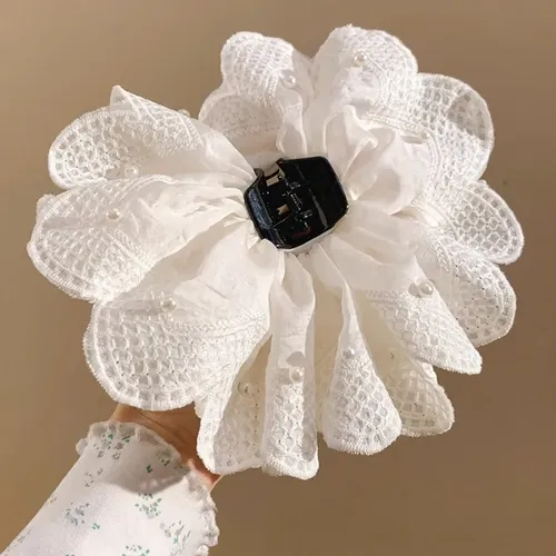 Pinza Para El Cabello Con Flores De Perlas Y Encaje Blanco