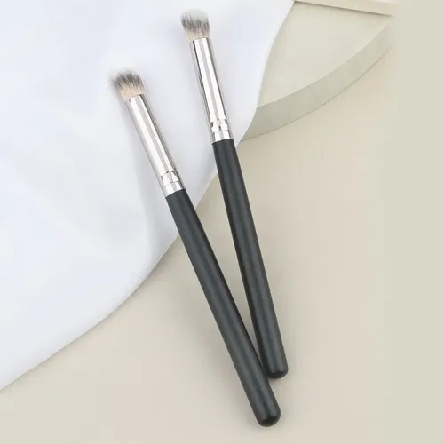 Pincel Corrector De Cerdas Suaves En Ángulo 370 (negro)