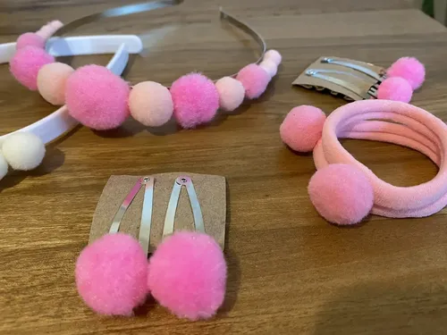 Amawa Vinchas, Colitas Y Hebillas C/ Pompones Pelo Niña Color 334