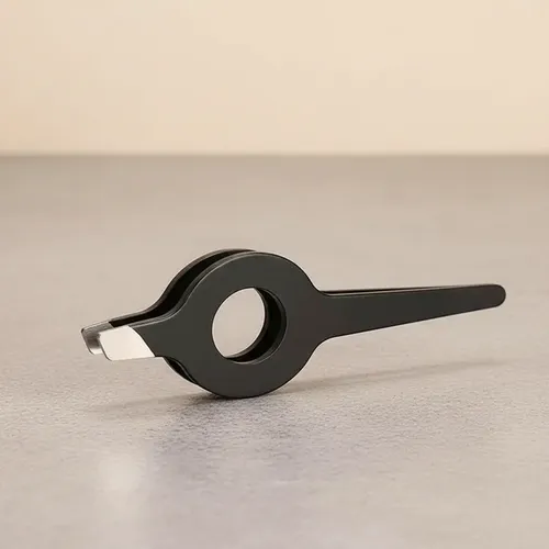 Pinza Inclinada Precisión Profesional Para Cejas Color Negro