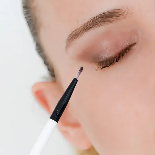 Pincel Fino Delineador de Ojos Sintético Jessamy P4914 con Estuche