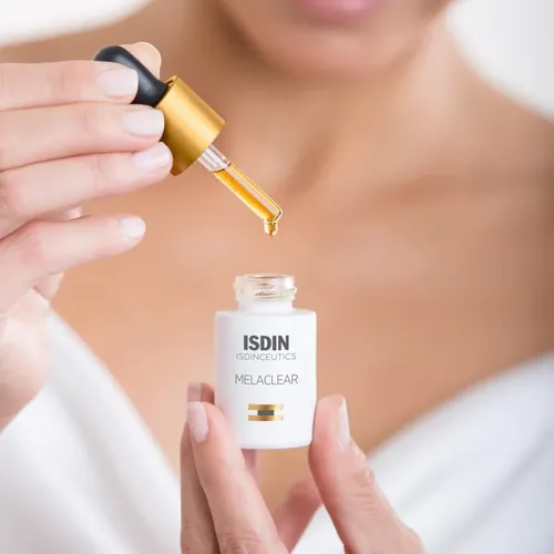 Isdin Melaclear Serum Manchas Solares Vitamina C Facial