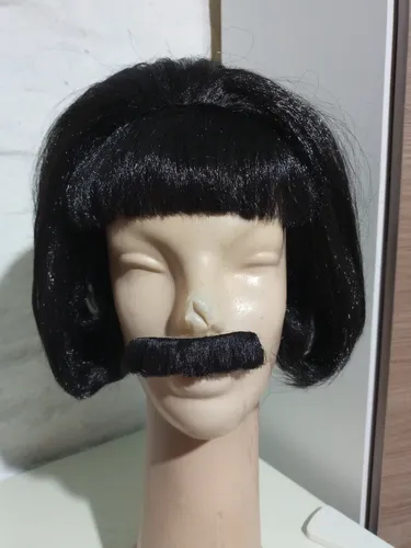 Disfraz Peluca Negra Cabello Hacia Atras By La Parti Wigs!