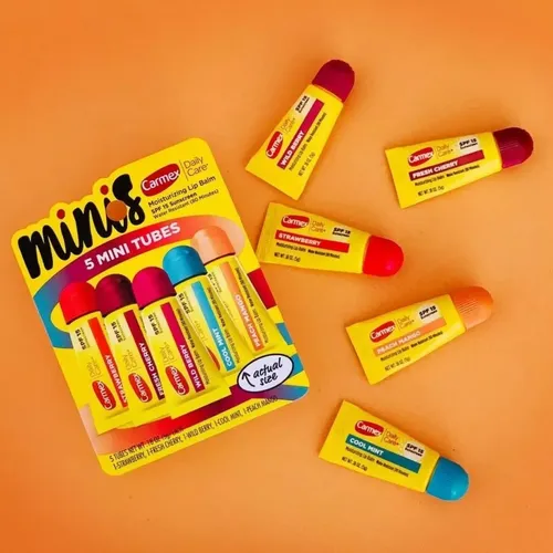 Carmex Bálsamo Labial Mini Pack 5 Sabores (Cereza, Mora Salvaje, Fresa, Menta Fresca, Mango-Durazno) | Hidratante con Protección Solar SPF 15, Suaviza y Hidrata Labios Secos y Agrietados