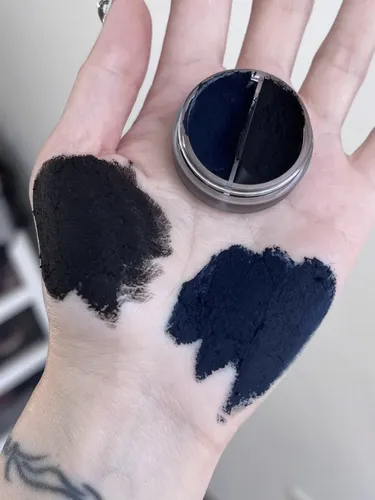 Mezclilla Shellwe Makeup X Freya86 Punk Bunny Collection Lip