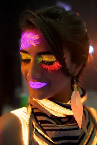 Maquillaje Artistico Fluo Neon Glow X 4 Colores +6 Pinceles