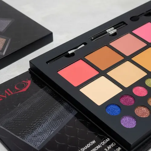Paleta De Sombras Glitter Labiales En Crema Blush Cameo