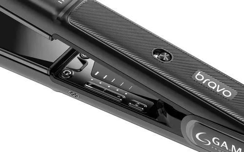 Plancha Gama Bravo Led Titanium 250° Ideal Para Químicos Con Cable Giratorio En Beauty Supply De Color Negro