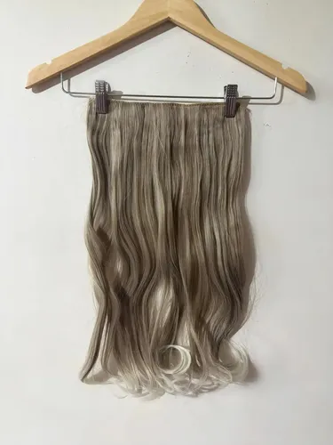 Cortinas De Pelo: Cabello Sintetico Premium Extensiones Color Rubio 12/613 Ondas