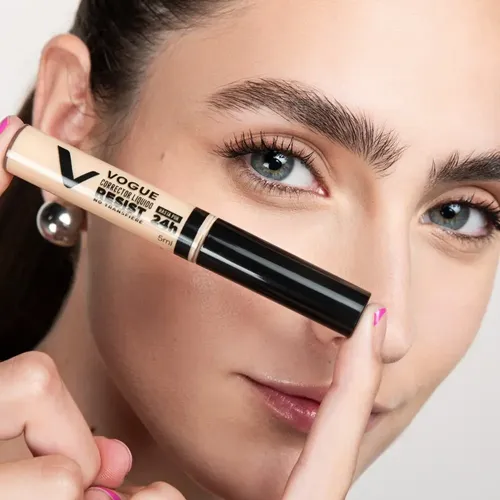 Corrector De Ojos Líquido Resist Tono Arena Vogue