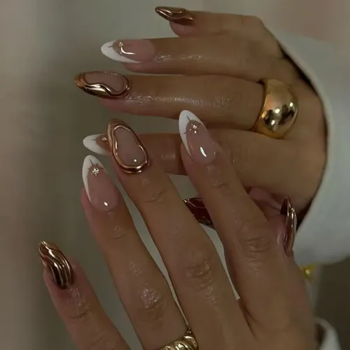 Uñas Press On Soft Gel Nude Con Detalles Dorados Color French Gold Modern
