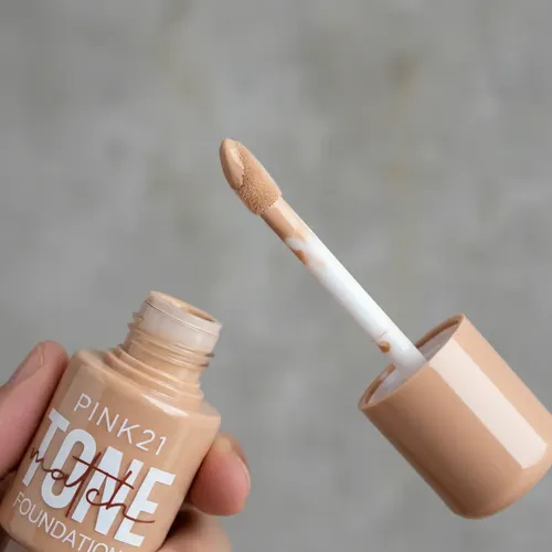 Pink 21 Base Con Aplicador Foundation Cremoso