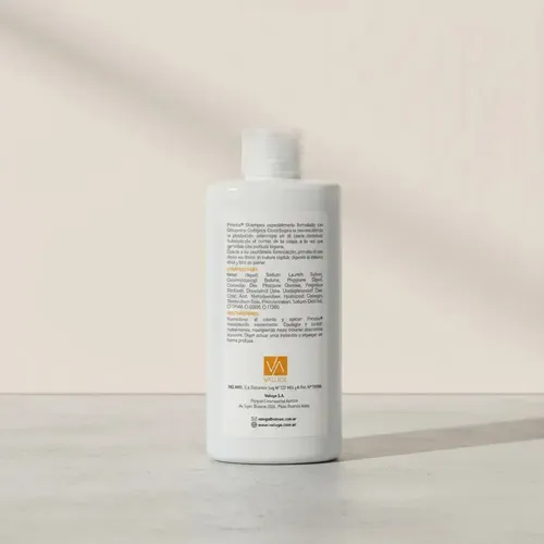 Botella Valuge Piroctol Shampoo tamaño 150ml