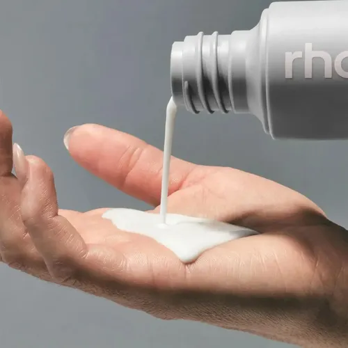 Rhode Glazing Milk (hidrata Y Repara La Piel) Momento De Aplicación Día Tipo De Piel Todo Tipo De Piel