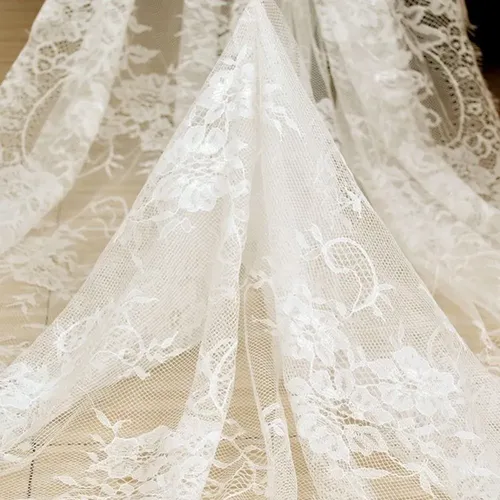 Tela De Encaje For Pestañas, Floral Negro Y Blanco 1