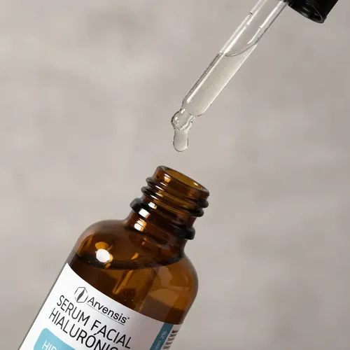 Sérum Serum Acido Hialuronico 2% Arvensis Facial día/noche para todo tipo de piel de 50mL/50g 18+ años