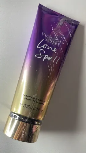 Loción Corporal Frutal Cerezo Durazno 236ml Love Spell Victoria’s Secret