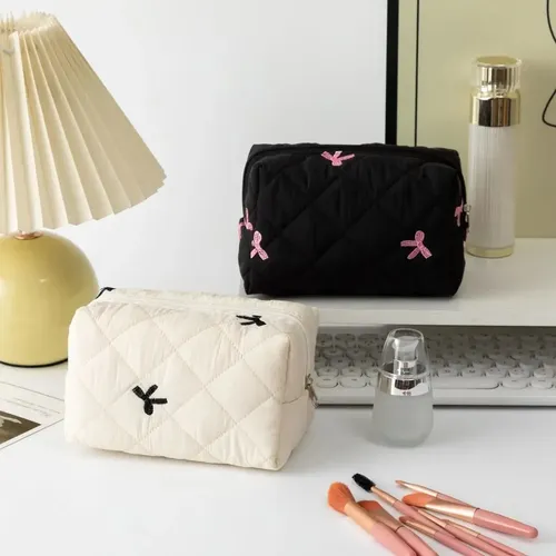/bolsa De Maquillaje Con Lazo Acolchado Y Peluche Negro
