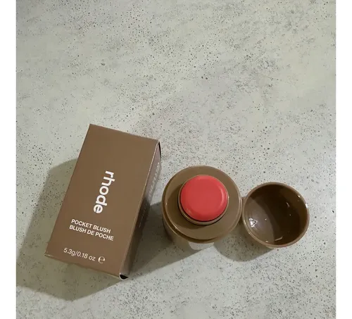 Rhode pocket blush on-the-glow en barra tono spicy marg